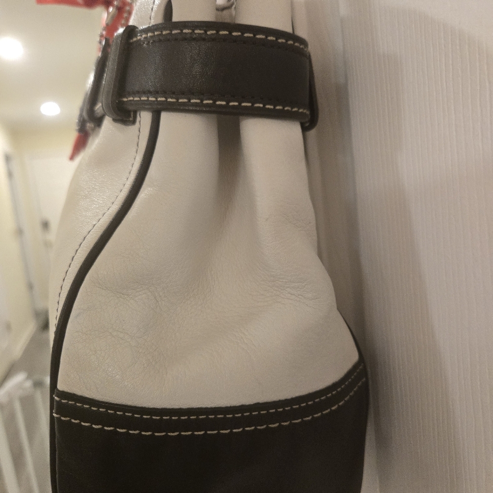 Coach Handbag - Picture 6 of 17